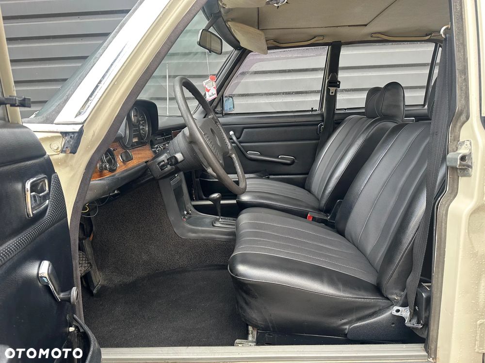 Mercedes-Benz 280 - 8