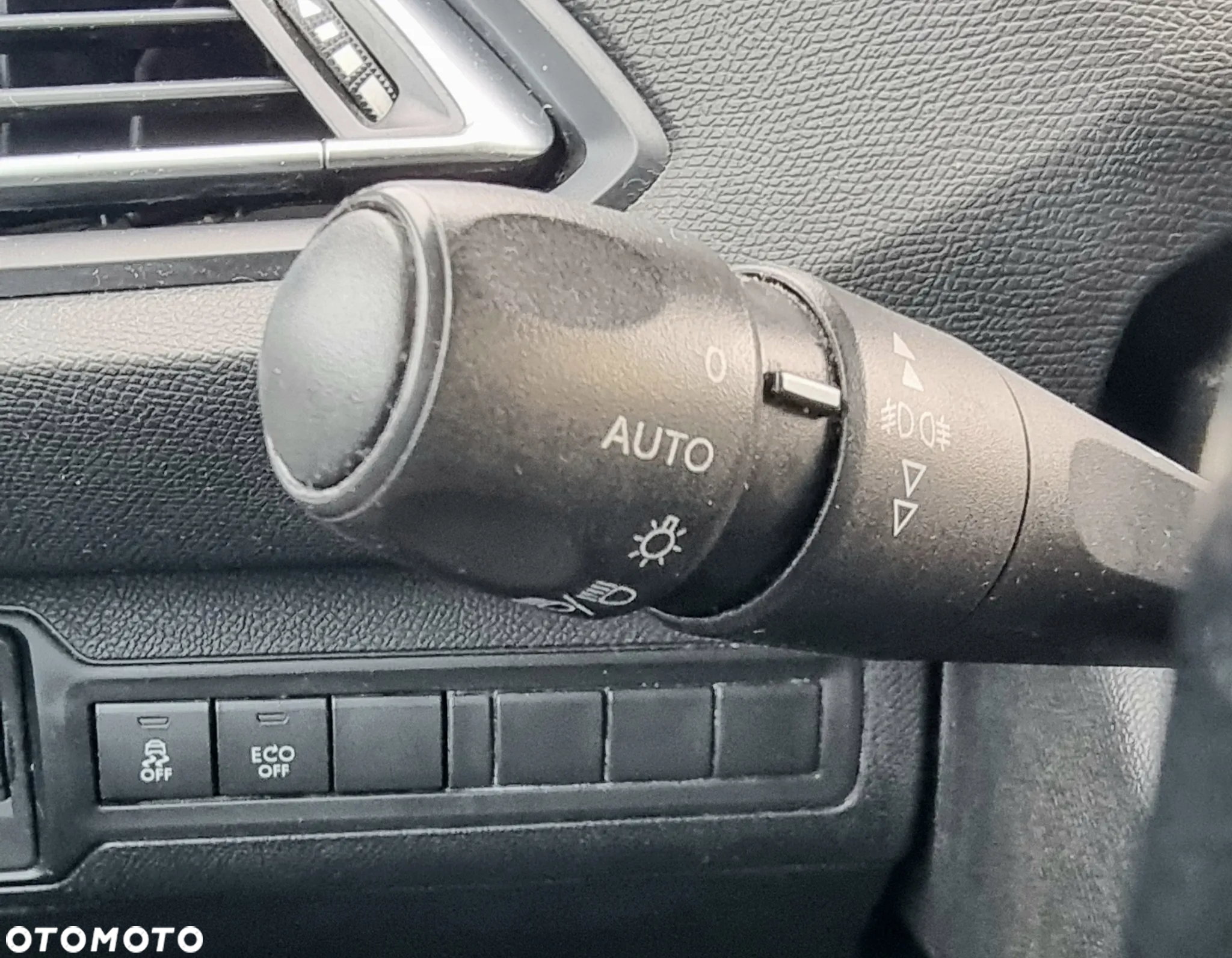 Peugeot 308 1.6 BlueHDi Allure S&S - 20