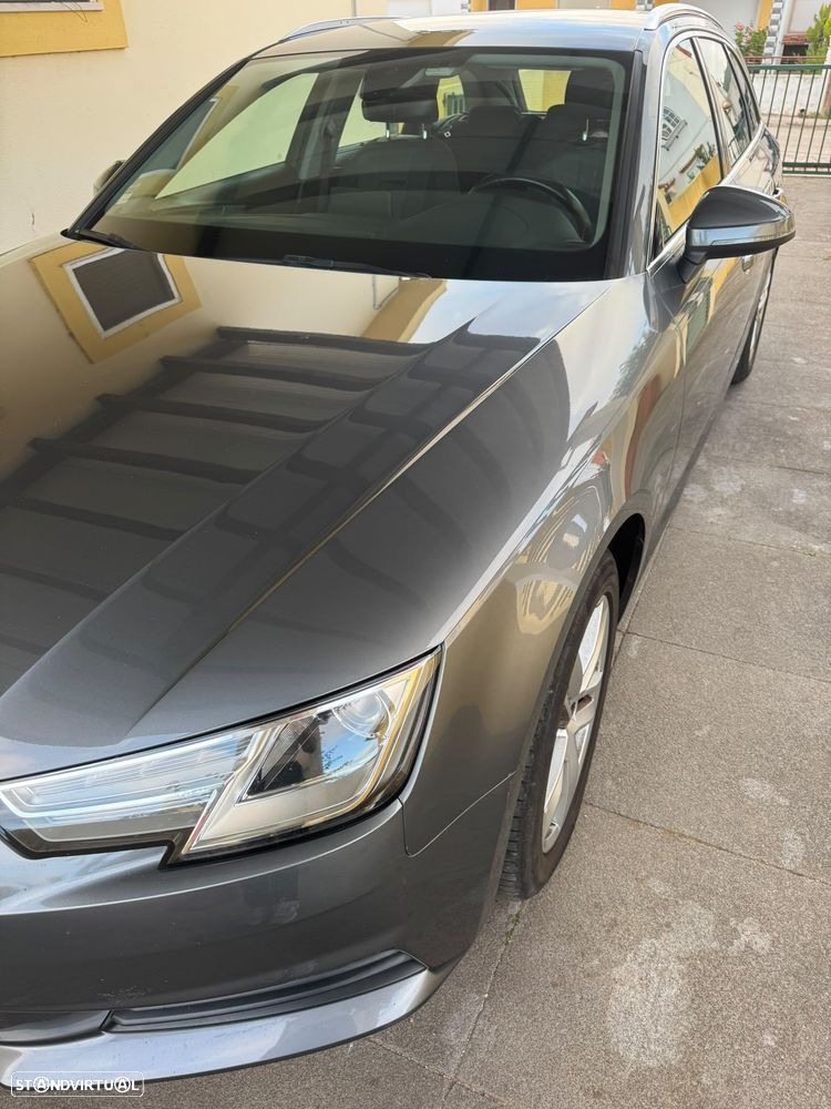 Audi A4 Avant 2.0 TDi Design S tronic - 5