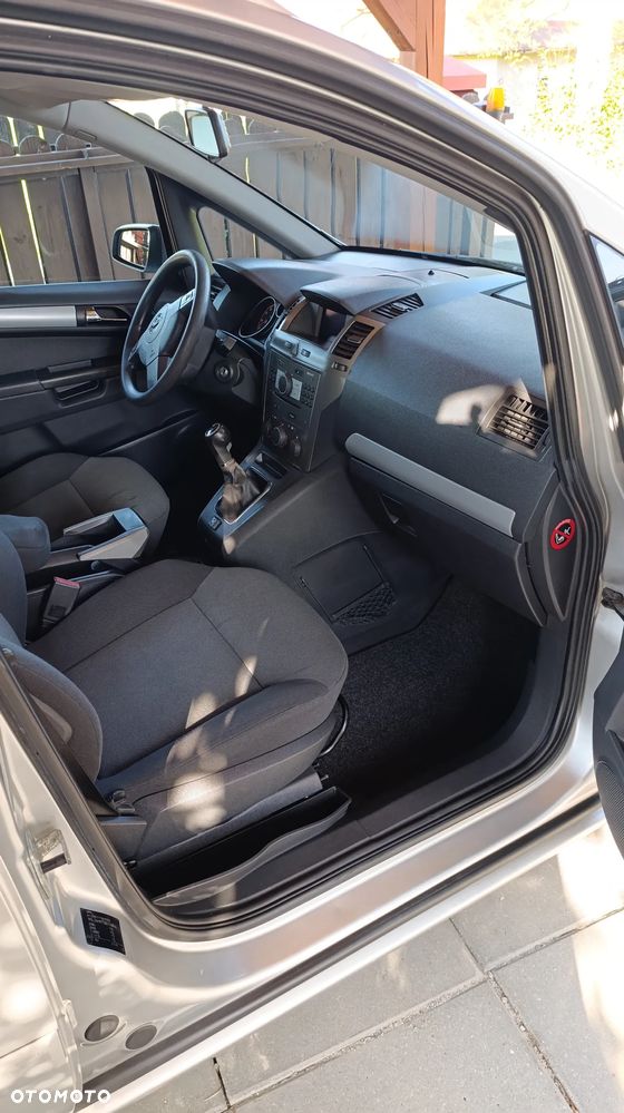 Opel Zafira 1.8 Enjoy - 11