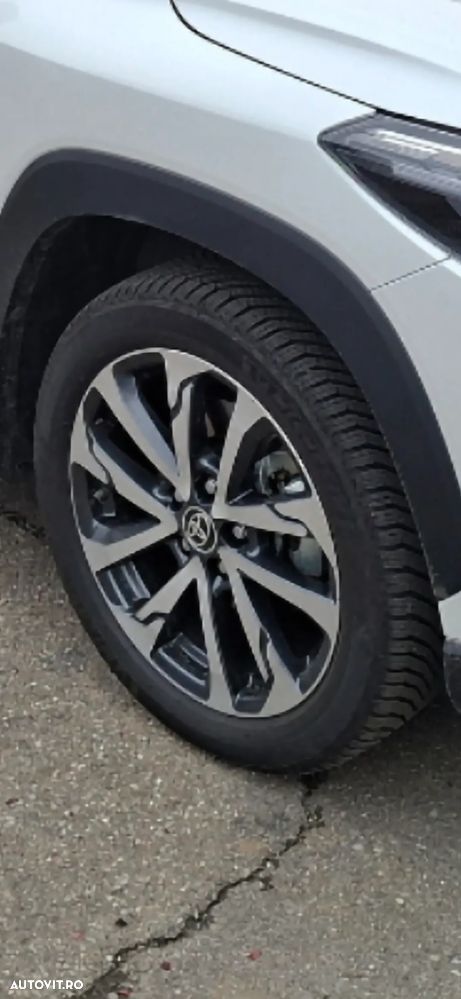 Toyota Corolla Cross - 18