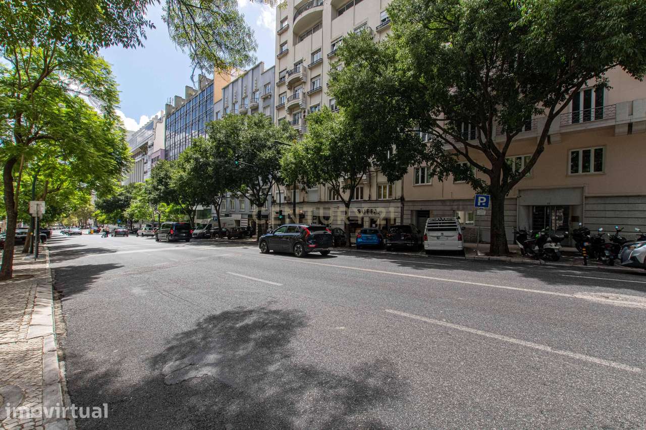 Apartamento Exclusivo com 253 m², 4 Suítes, Varanda e Estacionamento | - Grande imagem: 5/39