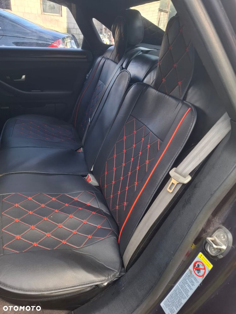 Audi A8 4.2 L Quattro - 8