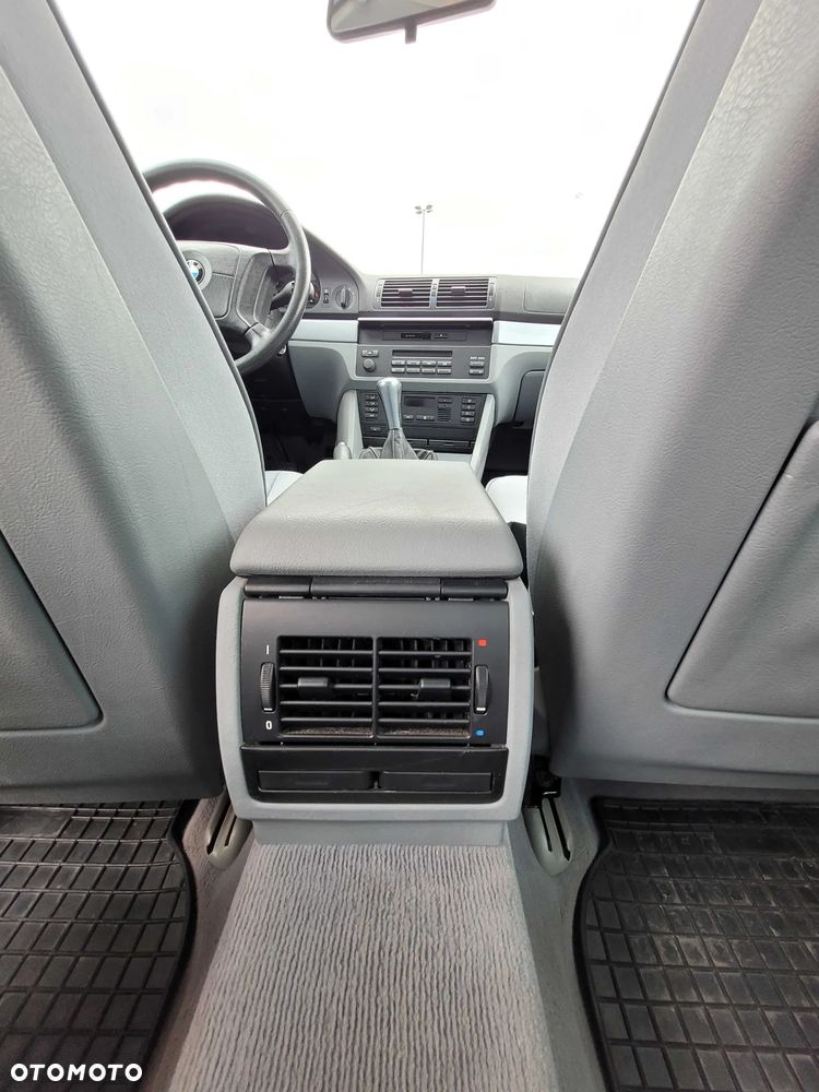 BMW Seria 5 520i - 21