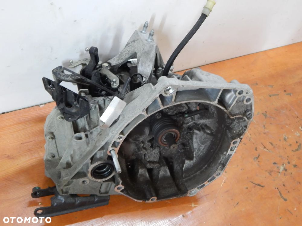 Skrzynia biegów 0.9 TCE JH3 399 Dacia Sandero duster Logan Clio Captur 09-17 Łuków części