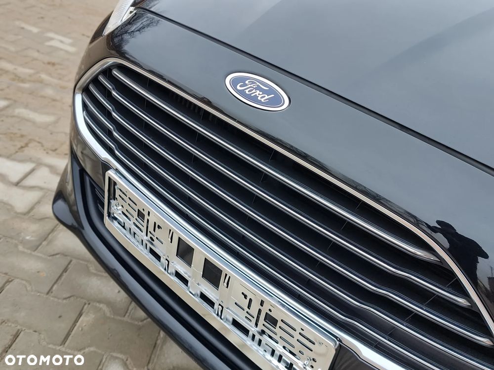 Ford Fiesta 1.0 EcoBoost S&S TITANIUM X - 4