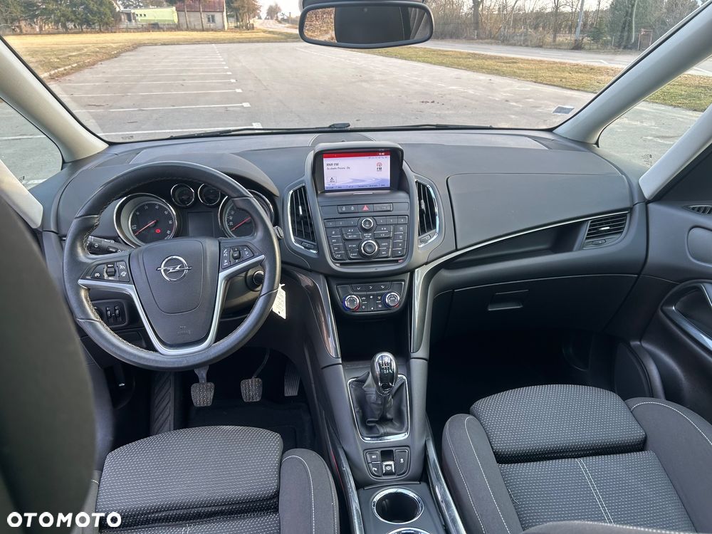 Opel Zafira - 10