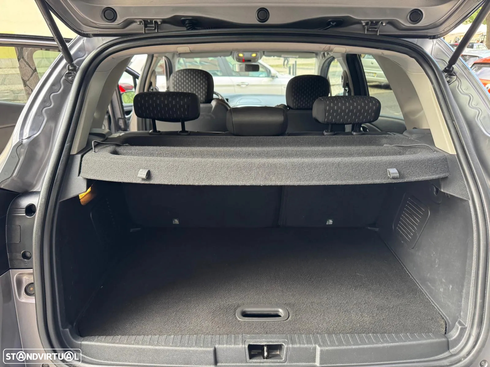 Renault Captur 1.5 dCi Exclusive EDC - 28