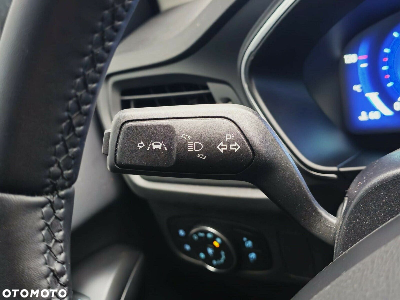 Ford Focus 1.0 EcoBoost mHEV Titanium X - 16