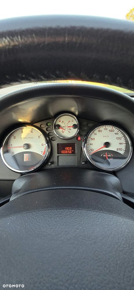 Peugeot 207 - 18