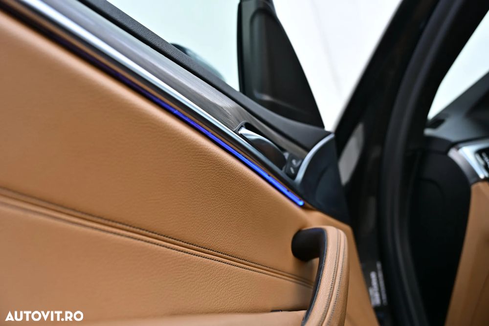 BMW Seria 5 540i AT - 13