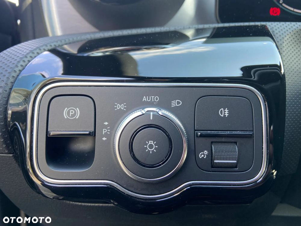 Mercedes-Benz CLA 200 AMG Line 7G-DCT - 17