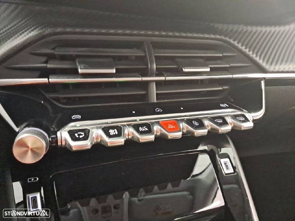Peugeot 208 1.2 PureTech Allure EAT8 - 21