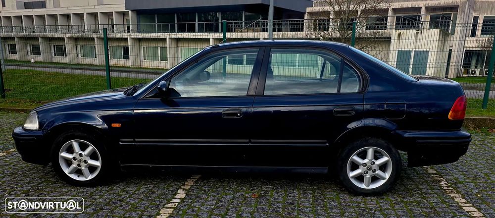 Honda Civic 1.5i LS - 4