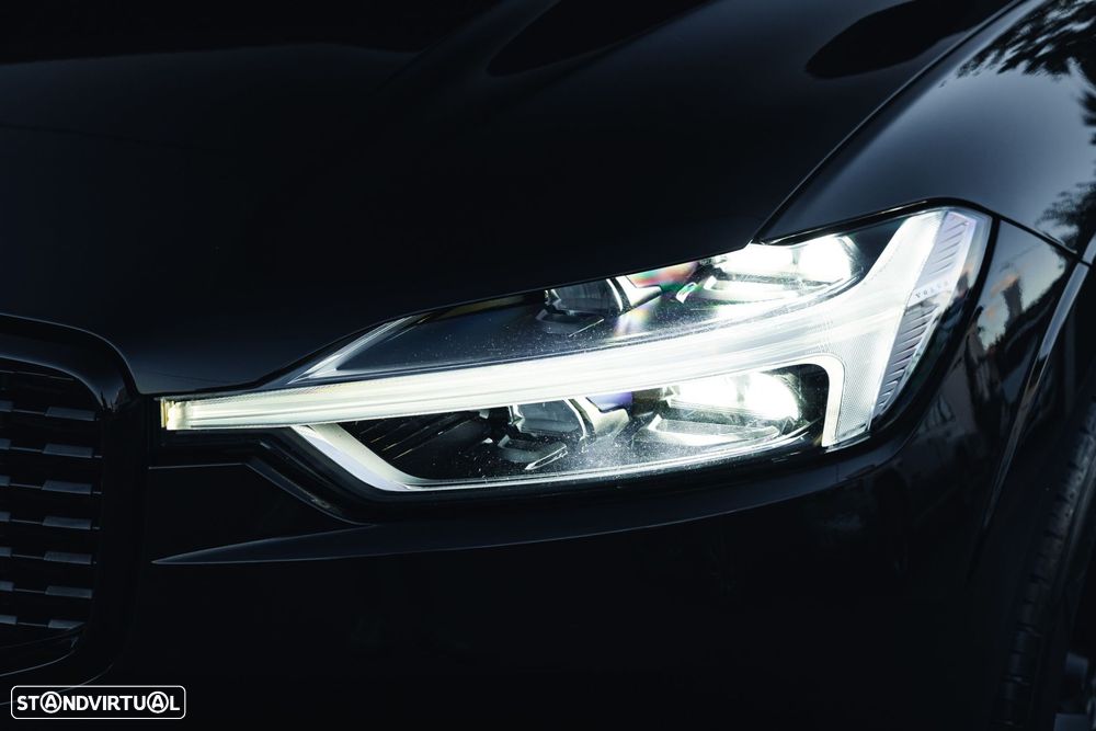 Volvo XC 60 2.0 D4 R-Design Geartronic - 11