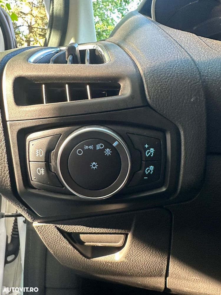 Ford Focus - 12