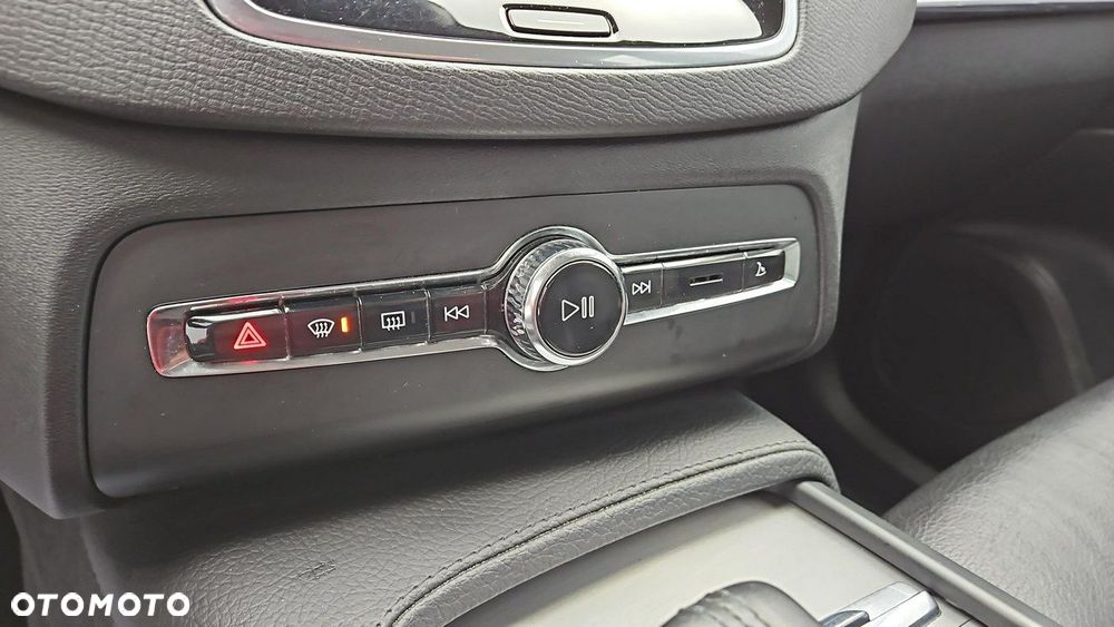 Volvo XC 90 - 19