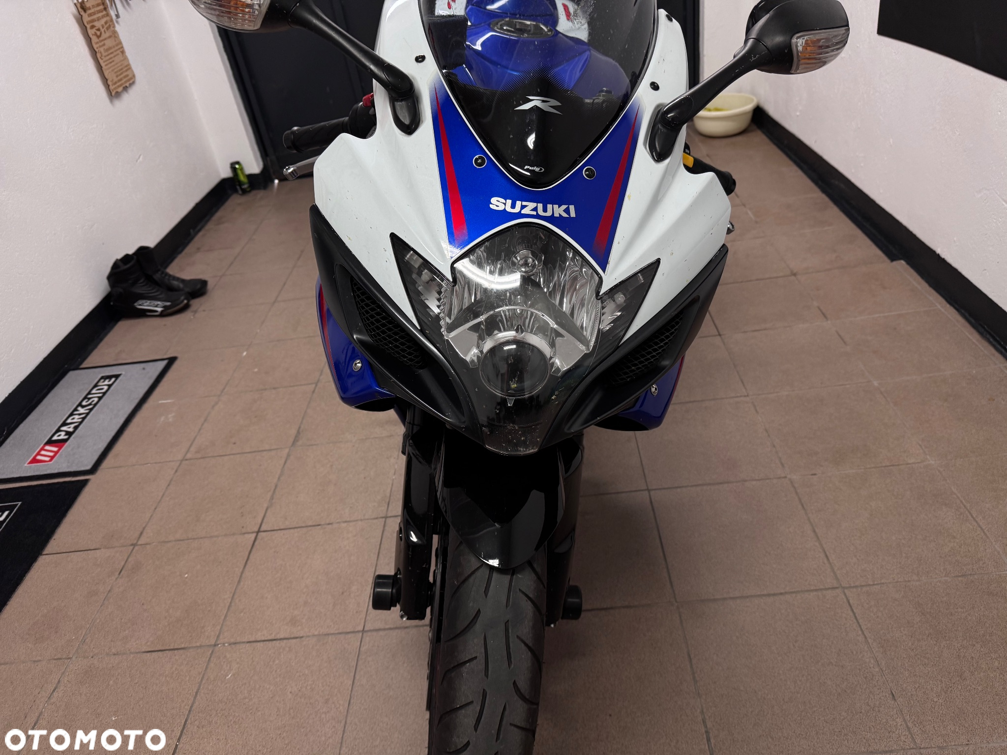 Suzuki GSX-R - 4