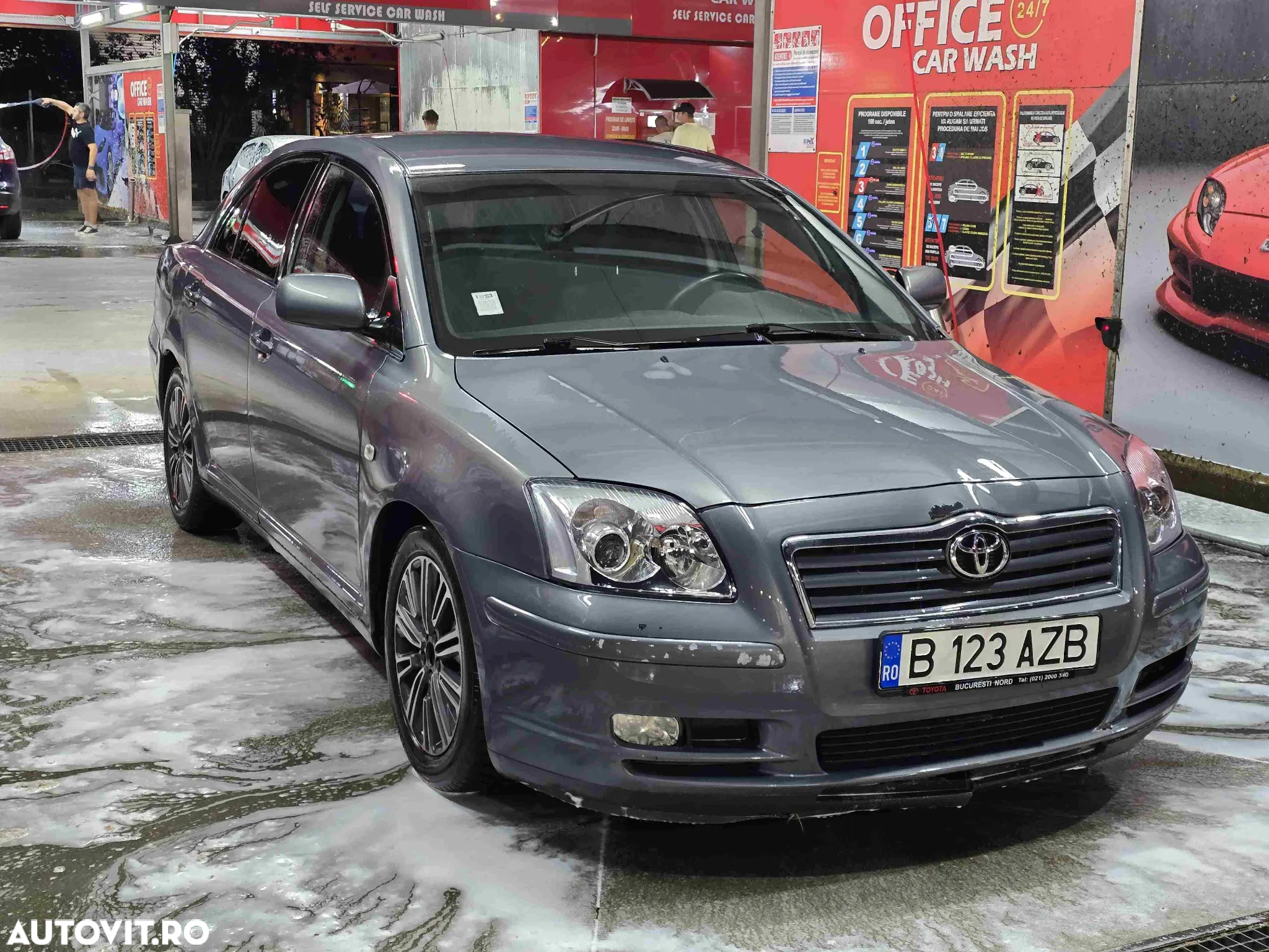 Toyota Avensis 1.8 Sdn. Aut Sol - 5