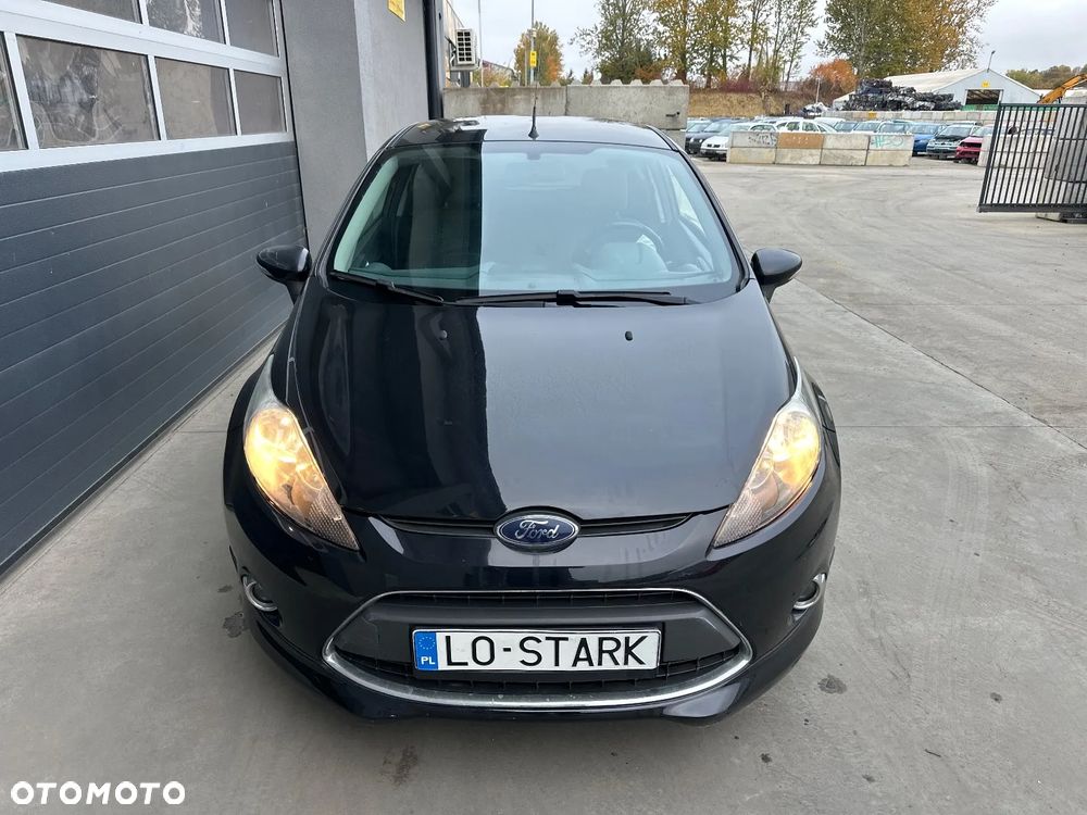 Ford Fiesta 2012 photo 2