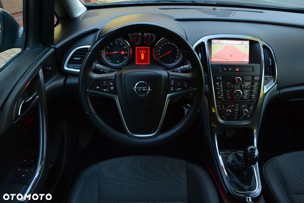 Opel Astra 1.4 Turbo Cosmo - 8