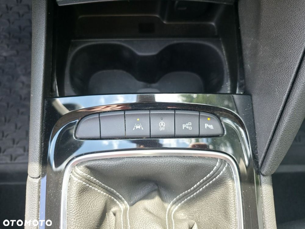 Opel Insignia - 19