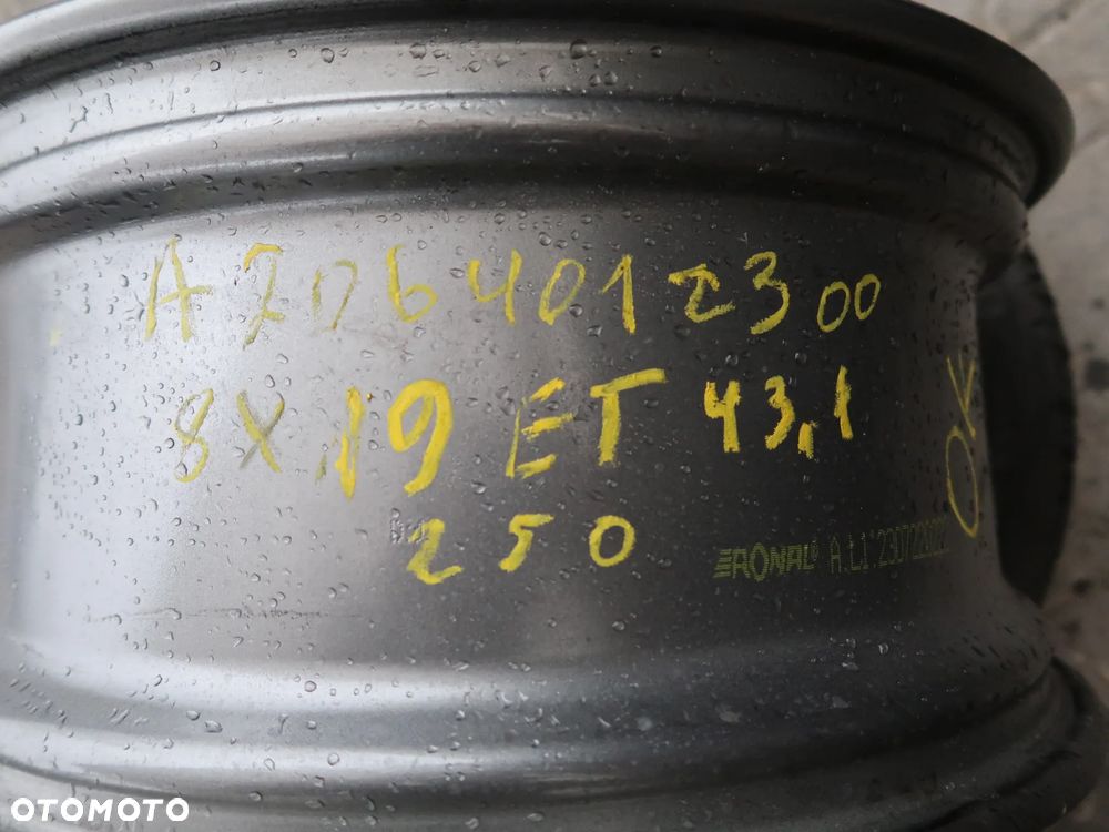 250 Felga Aluminiowa Mercedes A2064012300 8x19 et43,1 - 4