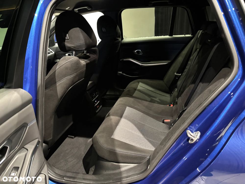 BMW Seria 3 320d M Sport - 19
