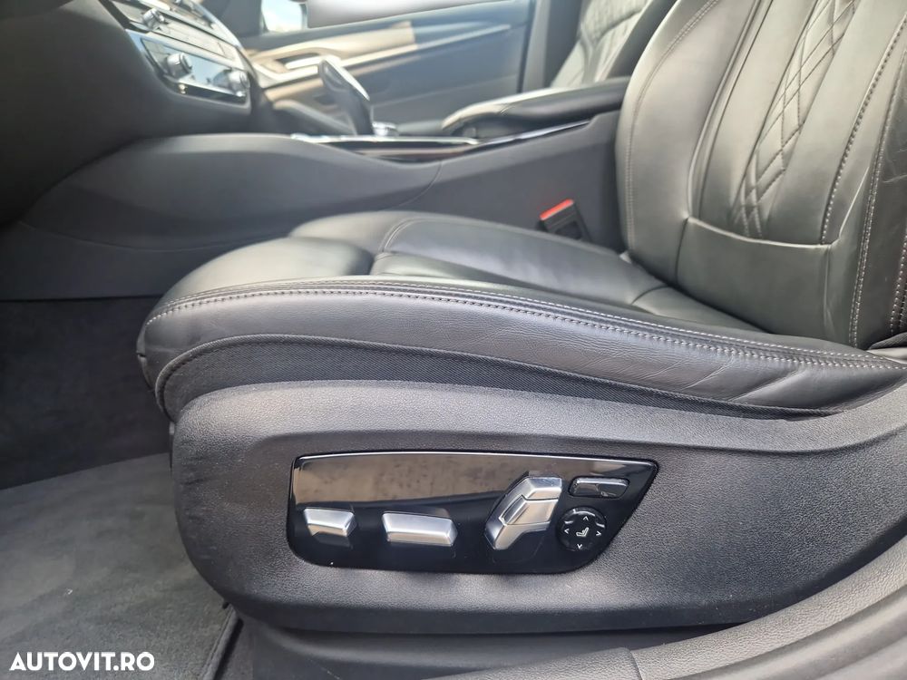 BMW Seria 5 530i xDrive AT MHEV - 21