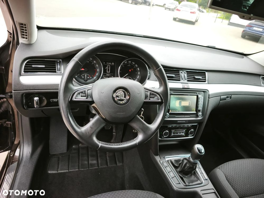 Skoda Superb 1.6 TDI GreenLine - 10