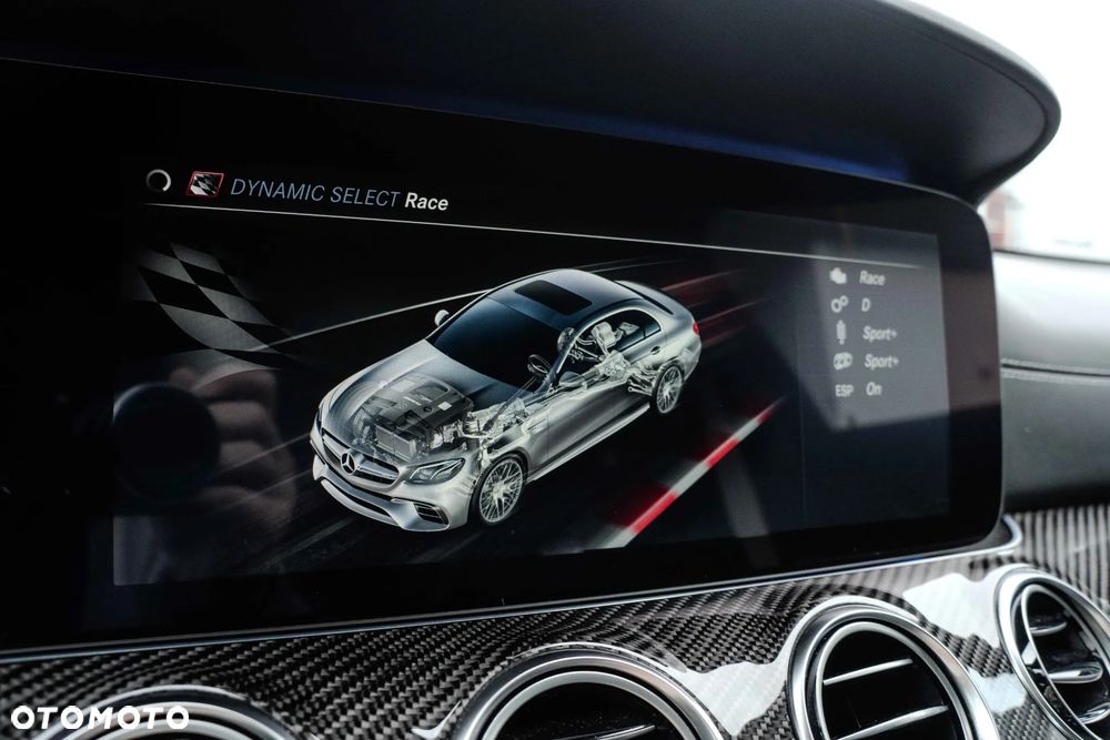 Mercedes-Benz Klasa E AMG 63 S 4-Matic+ - 36