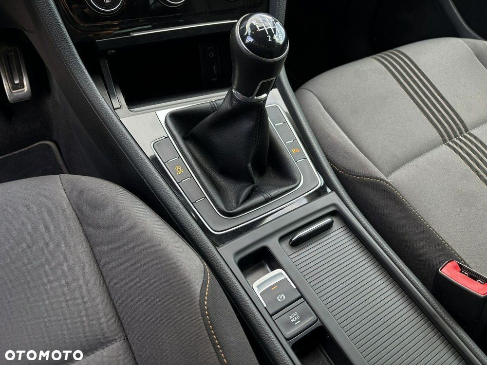 Volkswagen Golf 1.4 TSI BMT Highline - 19