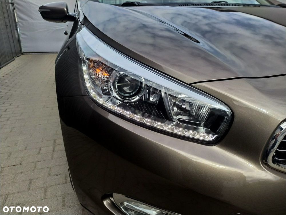 Kia Ceed 1.6 GDI Dream Team Edition - 10