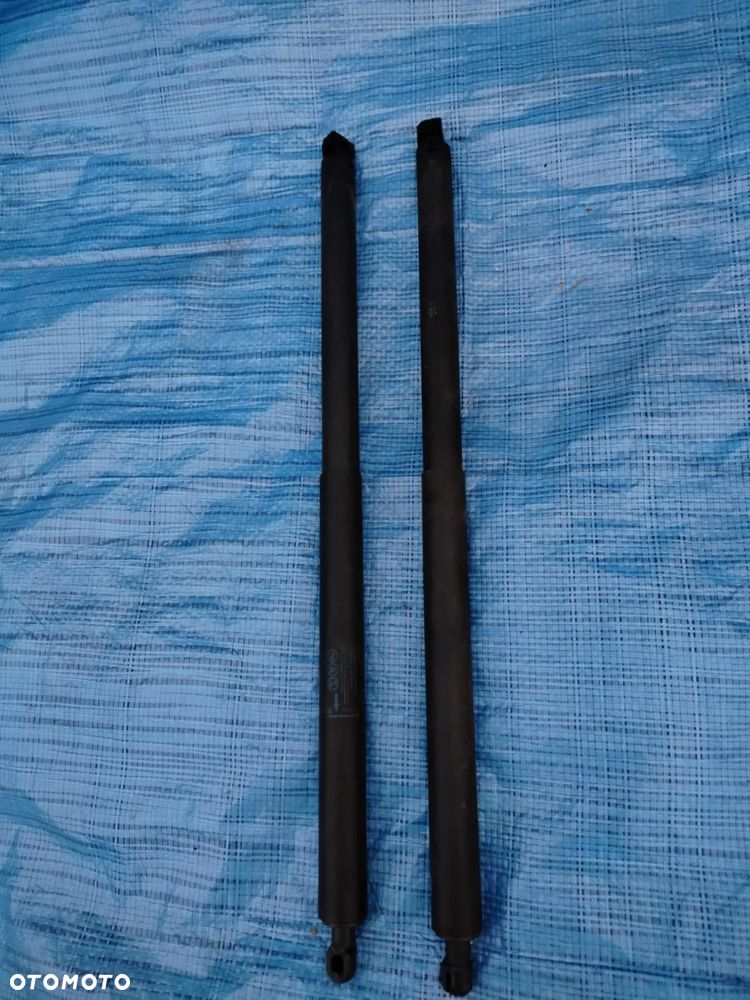 SIŁOWNIKI KLAPY BAGAŻNIKA OPEL INSIGNIA KOMBI A KOMPLET - 2