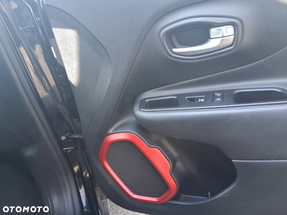 Jeep Renegade - 36