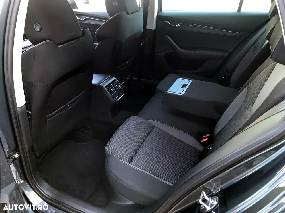 Skoda Octavia 2.0 TDI ELEGANCE DSG - 9