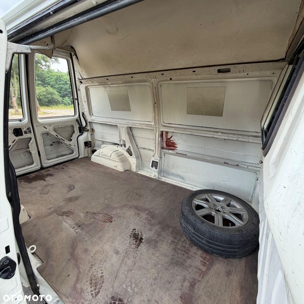 Volkswagen Transporter - 8