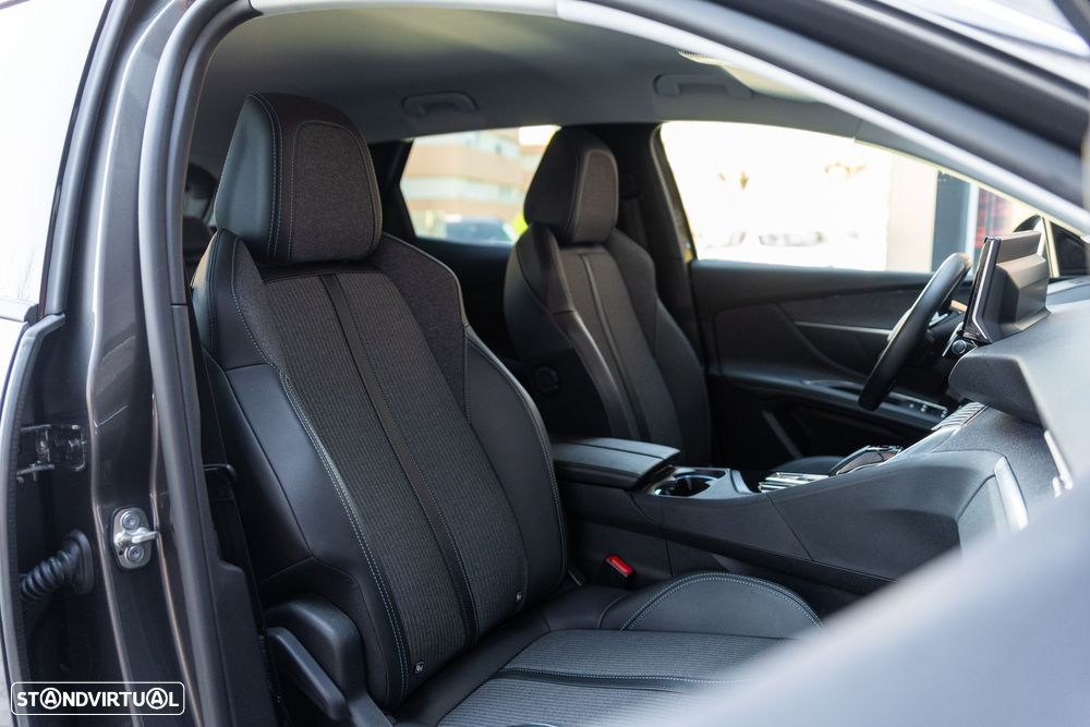 Peugeot 3008 225 e-EAT8 Allure - 28