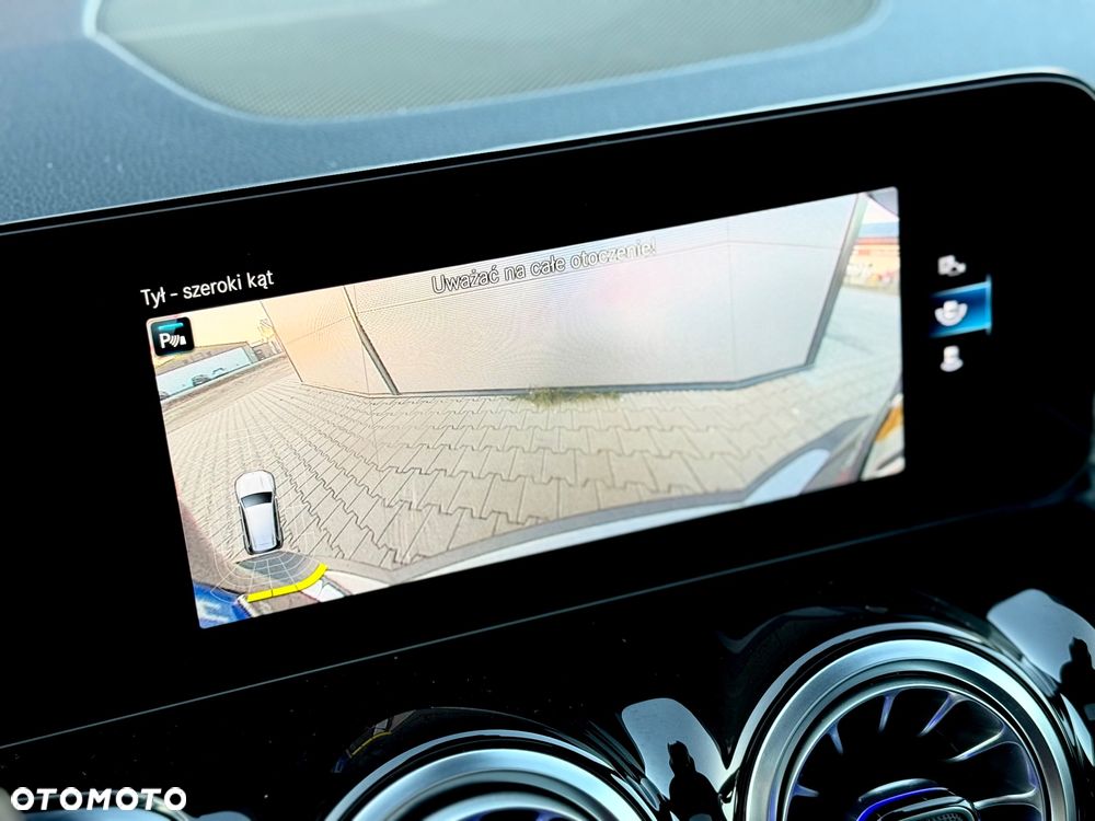 Mercedes-Benz GLB 200 d 8G-DCT AMG Line - 39