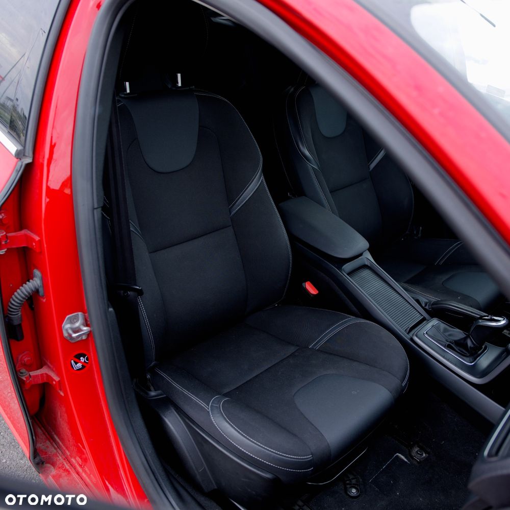 Volvo V40 T4 Kinetic - 31