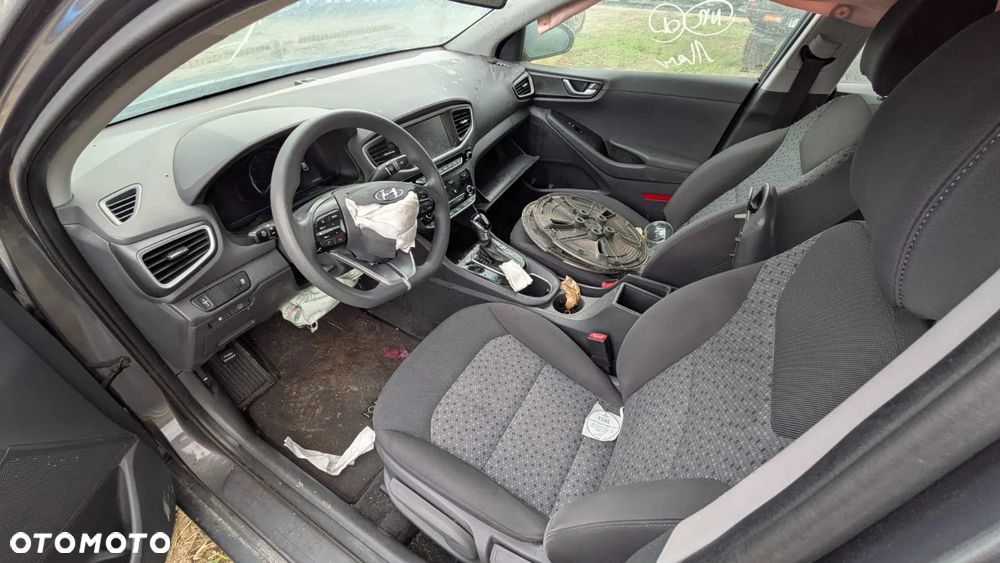 Hyundai IONIQ hybrid Premium - 13