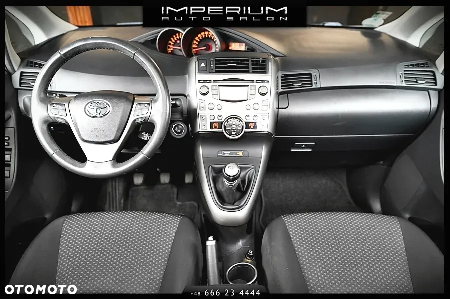 Toyota Verso 1.8 Sol 7os - 19