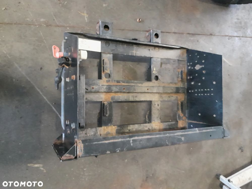 RENAULT MIDLUM DXI PODSTAWA SKRZYNKA AKUMULATORÓW 19.5 - 1