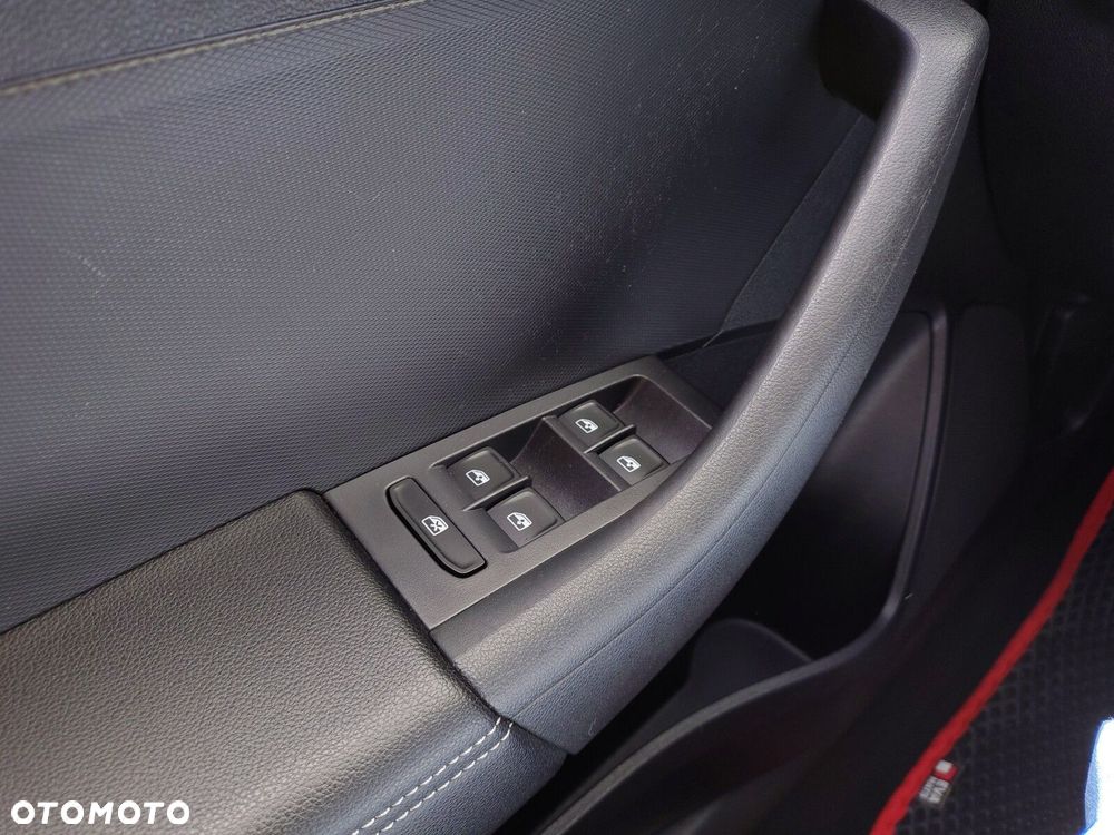 Skoda RAPID Spb 1.0 TSI Ambition - 18