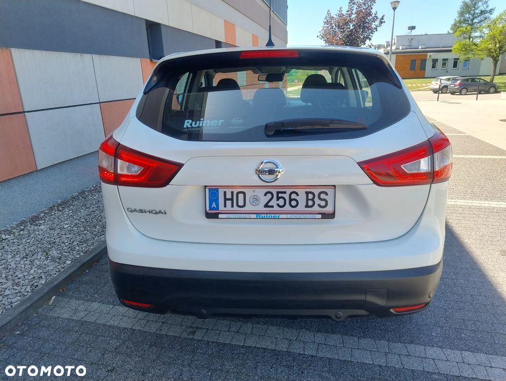 Nissan Qashqai 1.2 DIG-T Xtronic N-Vision - 6