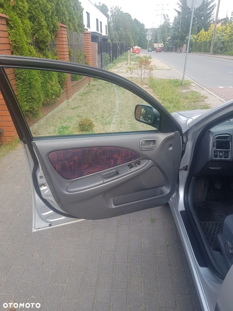 Toyota Avensis - 15