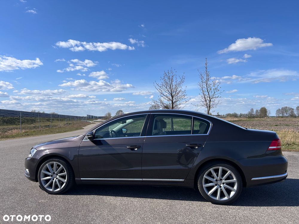 Volkswagen Passat - 11