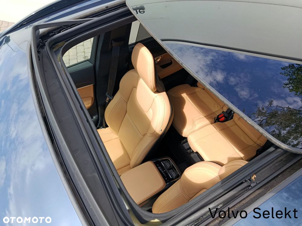Volvo XC 90 - 9