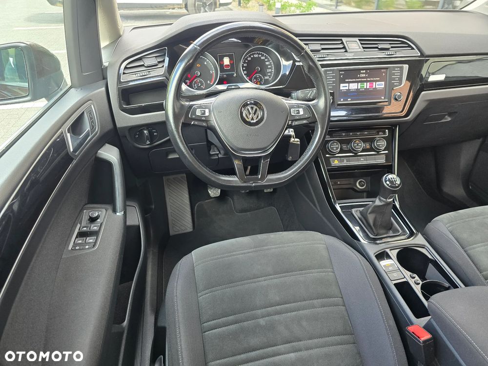 Volkswagen Touran 2.0 TDI SCR Highline - 33