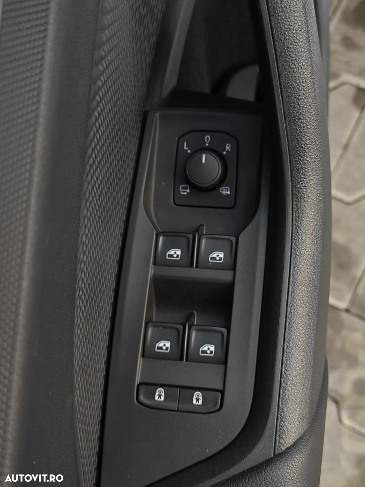 Skoda Octavia 2.0 TDI DSG Sportline - 26